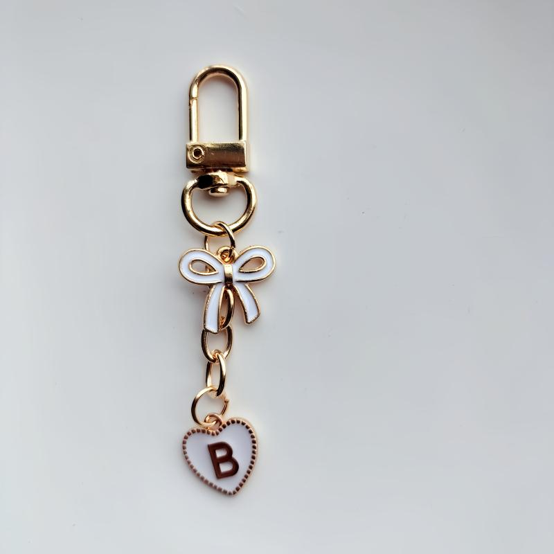 

1PC Bow and Heart Letter Keychain Gift Phone Charms Classic Key Accessory Elegant 26 A-Z Alphabet Bag Metal Keyrings Romantic B білий