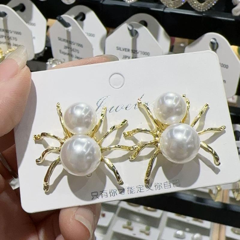Halloween Imitation Pearl Spider Ear Stud Earrings For Women Fashion Animal Small Earrings Party Jewelry Accessories Gifts