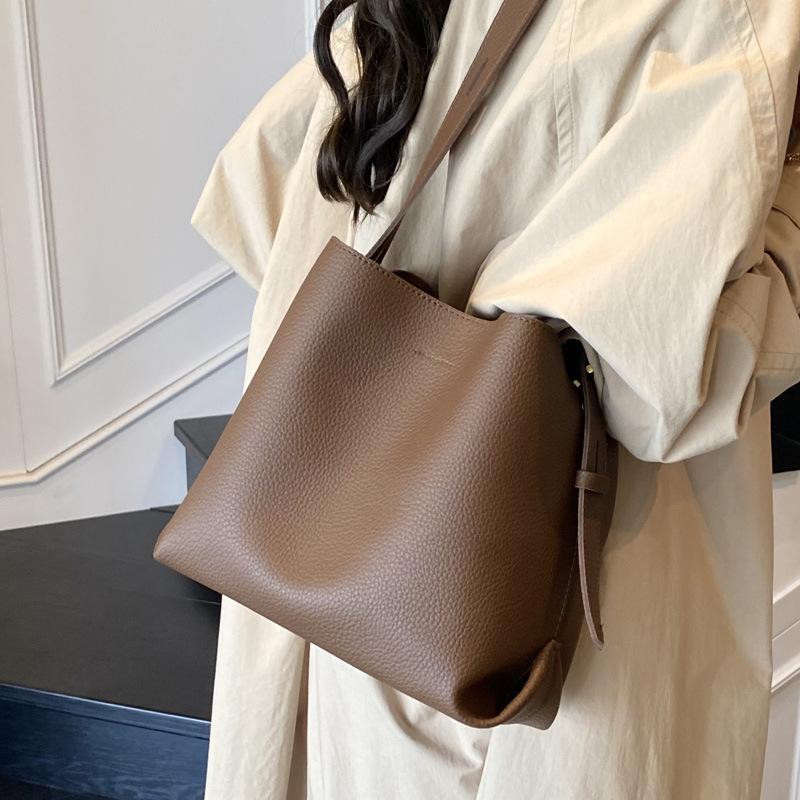 Premium texture fashionable simple small bag women's 2025 new trendy and popular bucket bag versatile messenger bag