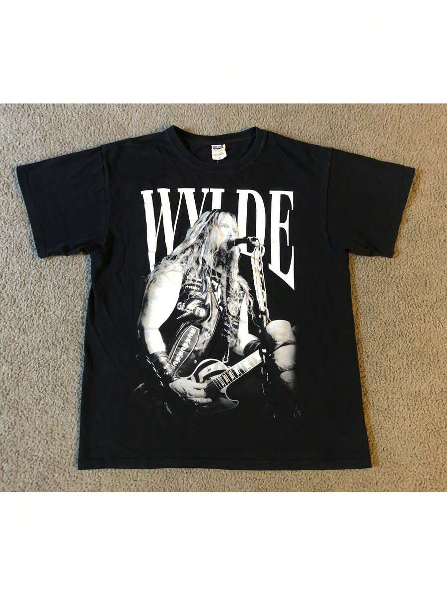Zack Wyde Band Graphic Men s T-Shirt - Black Heavy Metal Music-Themed T-Shirt Featuring A Guitarist S разноцветный