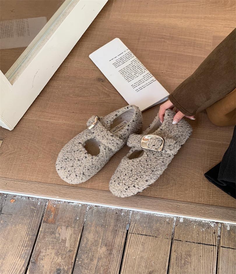 

Internet celebrities winter new thick-soled women s shoes wear high-end grape mother Mao Mao shoes women wear warm cotton shoes 39 серый