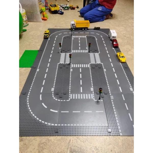 Baseplate Strade Città Strada Incrocio Dritto Curva Incrocio a T Mattoncini Base Plate 32*32 Compatibile Tutte le Marche Città