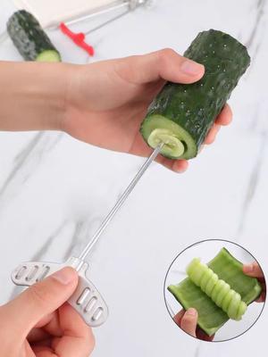 304stainless Steel Cucumber Salad Chopper Manual Spiral Screw Slicer CutterVegetables Spiral Knife Carving Tool for Restaurant