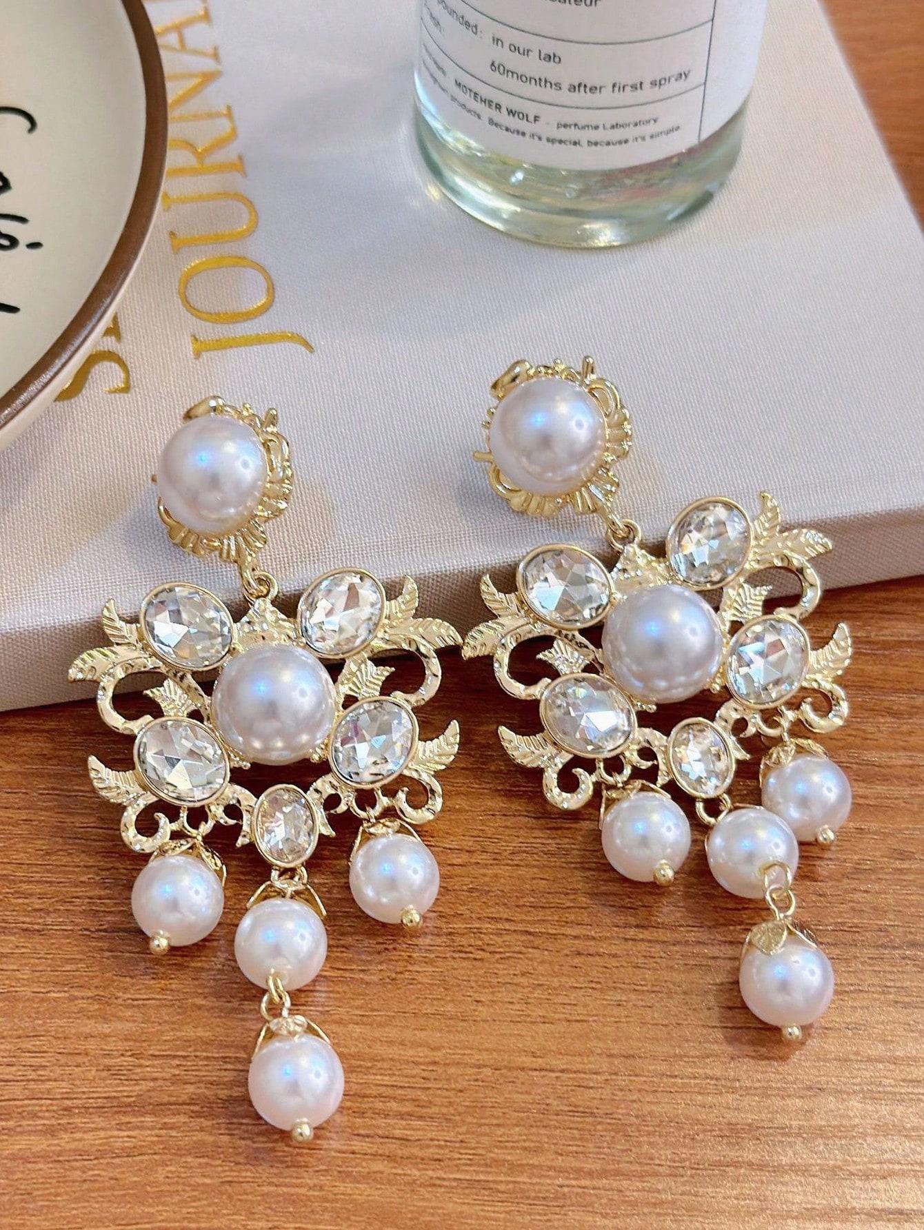 

A pair of Baroque style fake pearl geometric hollow earrings, suitable for women s daily wear, beach vacations, parties, anniversaries, jewelry gifts