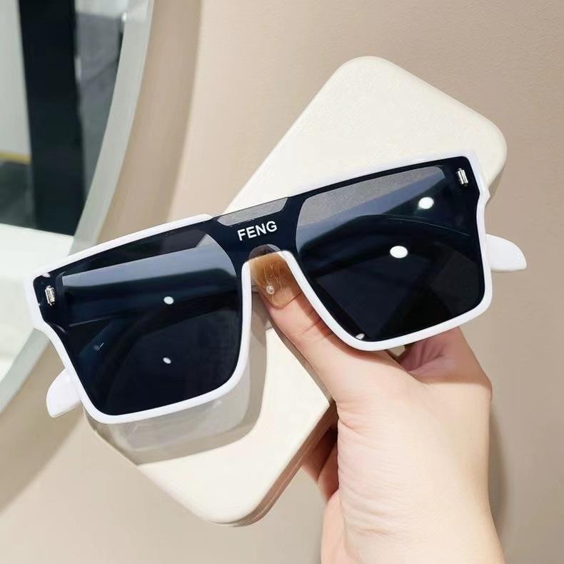 Personalised Large Frame Square Men'S Sunglasses Luxury Brand Designer Classic Women'S Sexy Daily Accessory Street Trend Wearing