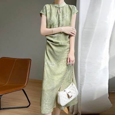 Νέο καλοκαιρινό φόρεμα Cheongsam με όρθιο γιακά και κουμπιά, κινέζικου στιλ, 2024 - Γυναικείο σχέδιο με κοντό μανίκι