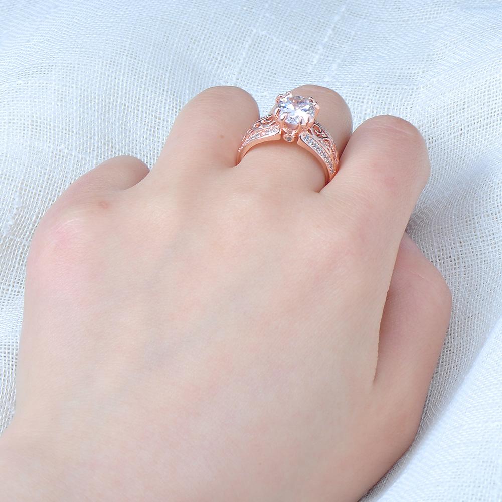 Retro Rose Gold Double Claw Round Diamond Edge White Diamond Ring Female Personalized Small Jewelry