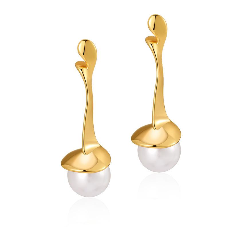 Trendy european and american style 18k gold plated brass pearl earrings - elegant stud earrings with shell pearls