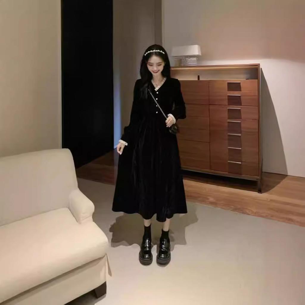 Dress Women's Spring and Autumn Bottom V-neck Black Long Dress Small Black Niche Inner Skirt