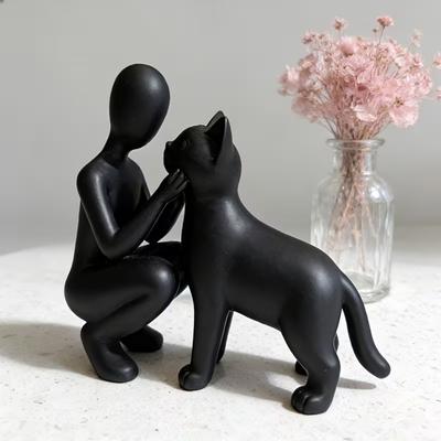 Statue of Friendship Between Humans and Cats, Elegant and Warm Sculpture of Owners and Meows, Pet Enthusiast Friendship Ornament