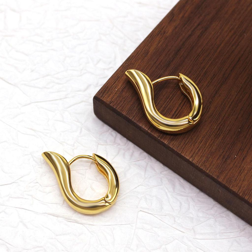 Exquisite unregelmäßige geometrische Nischen-Ohrstecker für Damen - Hochwertig, vielseitig