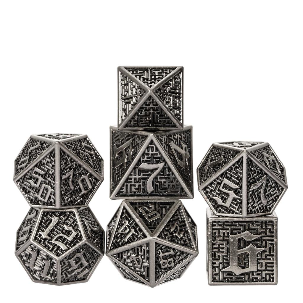 Cusdie DND Labyrinth Metallwürfel Massiv D4-D20 Polyederwürfel Set mit einzigartigem D4 für Rollenspiel Pathfinder Brettspiele TRPG