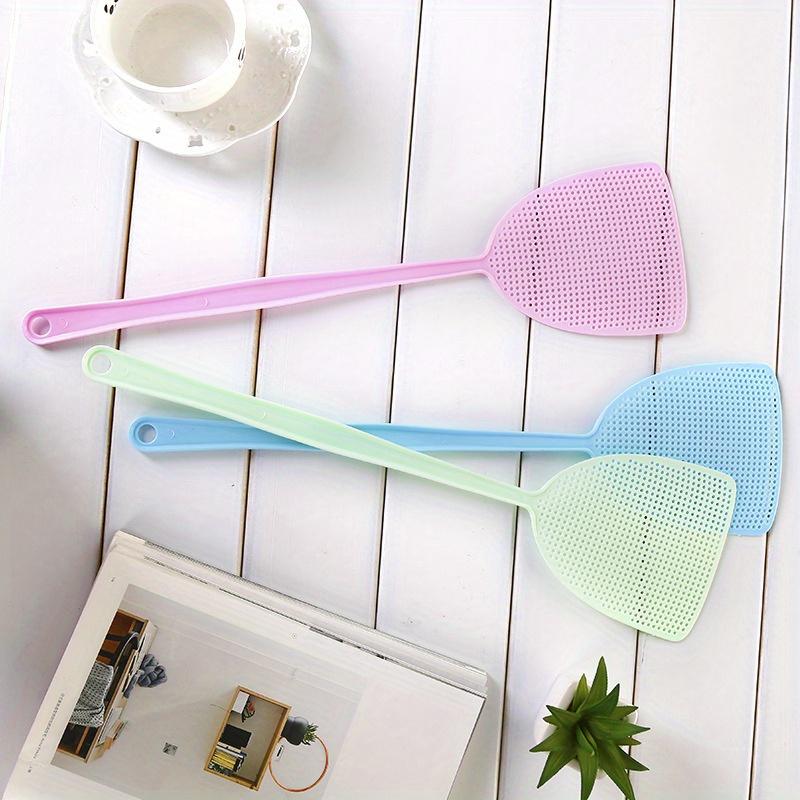 Heavy-Duty Plastic Fly Swatter with Long Handle - Durable Manual Insect Killer, Lightweight & Practical for Home, Apartment, Dorm