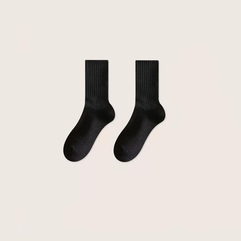 Women's Autumn/Winter Vertical Stripe Mid-Calf Socks - Trendy All-Match Pile Socks for Students and Sports