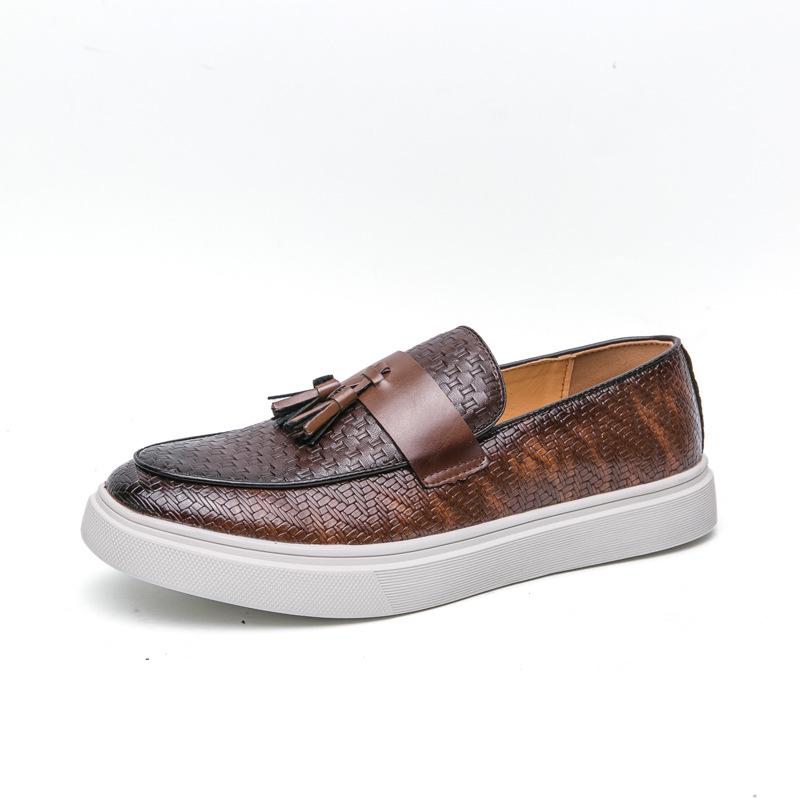 Men's Big Size Tassel Loafers: New European American Style Slip-on Leather Shoes for Formal and Casual Wear.