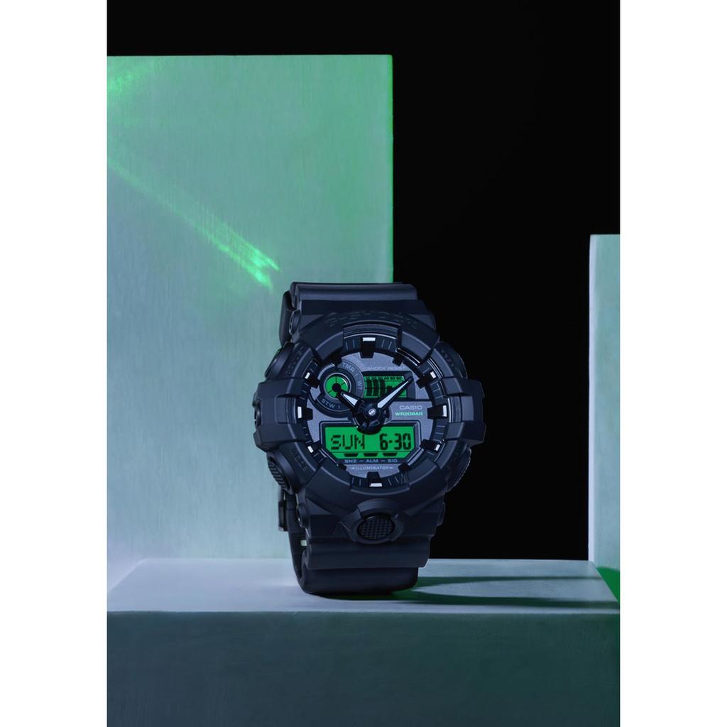 Casio G-Shock GA-700BEG-1AJF Erkek Siyah Saat - Orijinal Japon Modeli, Darbeye Dayanıklı, Dayanıklı Spor Kol Saati
