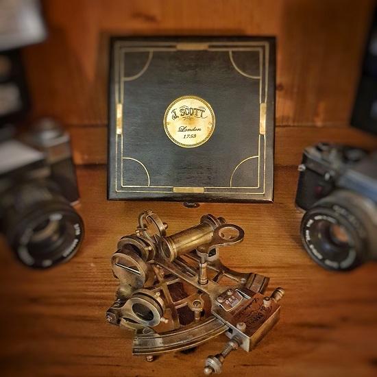 Sextant aus Messing mit Holzkiste, Vintage-Stil, massiv, antik, nautisch, Segeln, Maritim, Marine, Marine, funktionales Geschenk, Dekoration, Weihnachtsgeschenk