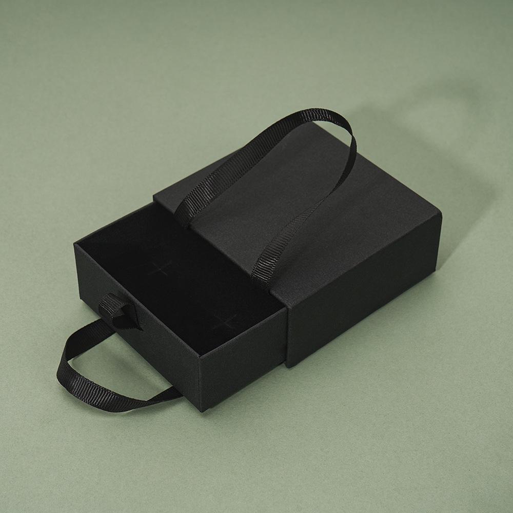 Compact Portable Jewelry Box for Rings, Necklaces, and Ear Studs - Simple Design, Ready for Gift-Giving.