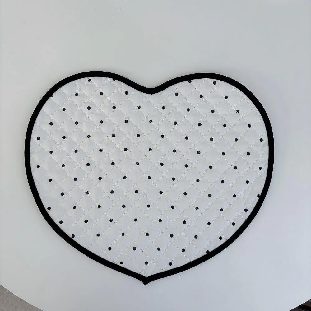 French Polka Dot Heart-shaped Placemats Love Decorative Insulating Table Mat Cotton Quilted Western Food Mats Home Decor