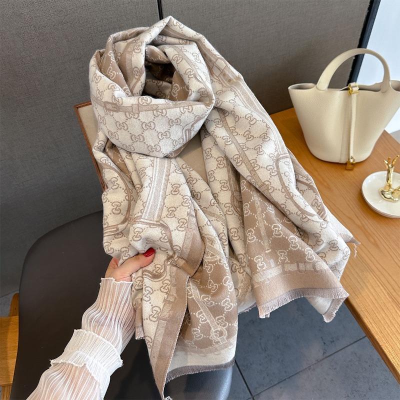 Autumn and winter new versatile imitation cashmere scarf high-end atmosphere classic letter chain printing scarf shawl