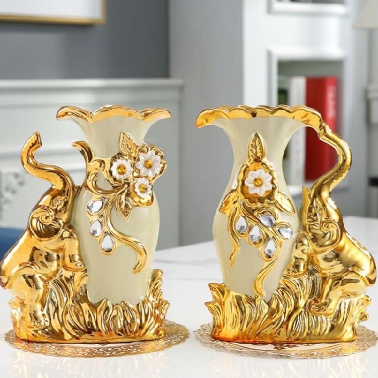 European Ceramic Decorative Vases Floral Arrangement Container with Elphant Sculpture For Dining Room Study Or Event
