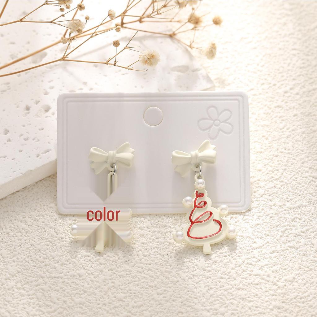 European & American Cartoon Rhinestone Christmas Earrings – High-End Asymmetrical Festive Jewelry for Women