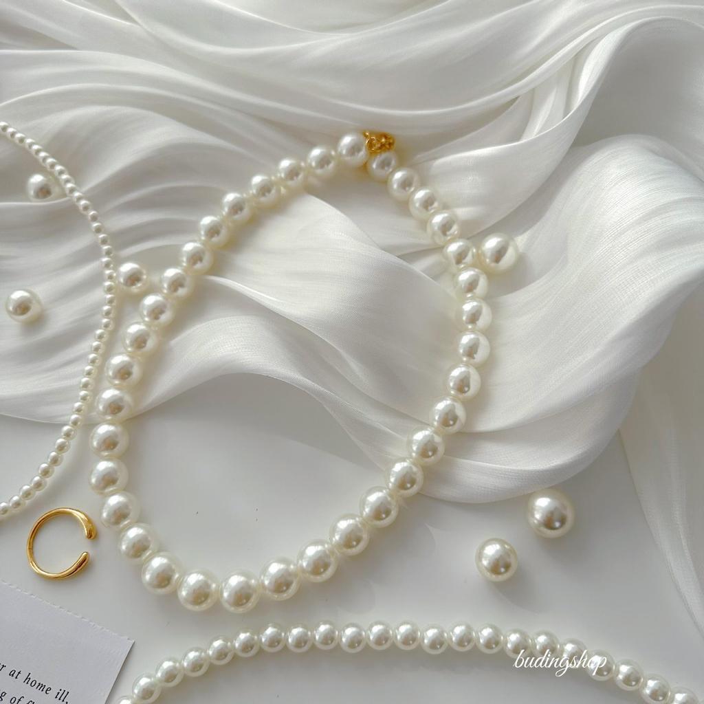 Beige Pearl Necklace Prop: Nail Art, Jewelry & Cosmetics Photography Background Decoration
