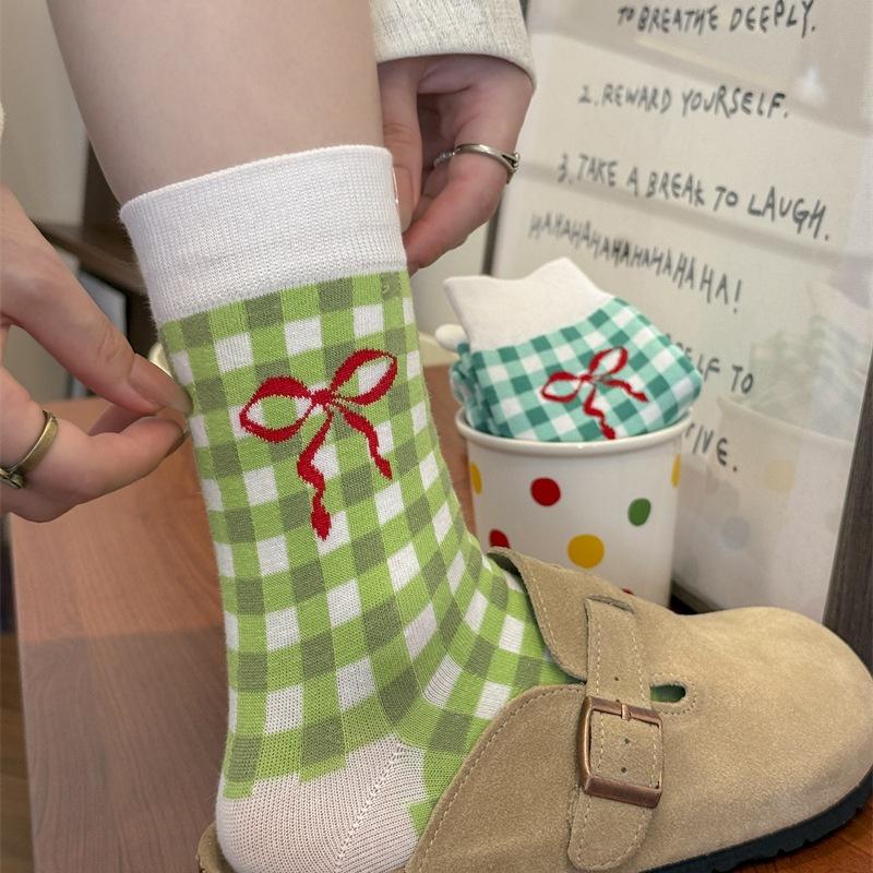 

Color Square Plaid Bow Girl Socks Retro Checkerboard Sports Socks Outer Wear Medium Tube Socks One size fits all зелений