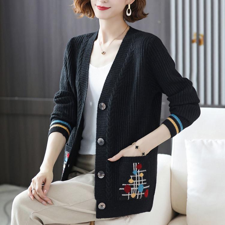 Autumn Winter Women's Knitted Cardigan Sweater Thickened Plus Size Cardigan Jacket V-neck Twist Loose Knitted Short Jacket