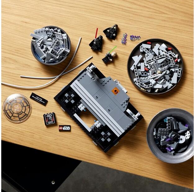 LEGO Star Wars 75352 Diorama: The Emperor's Throne Room