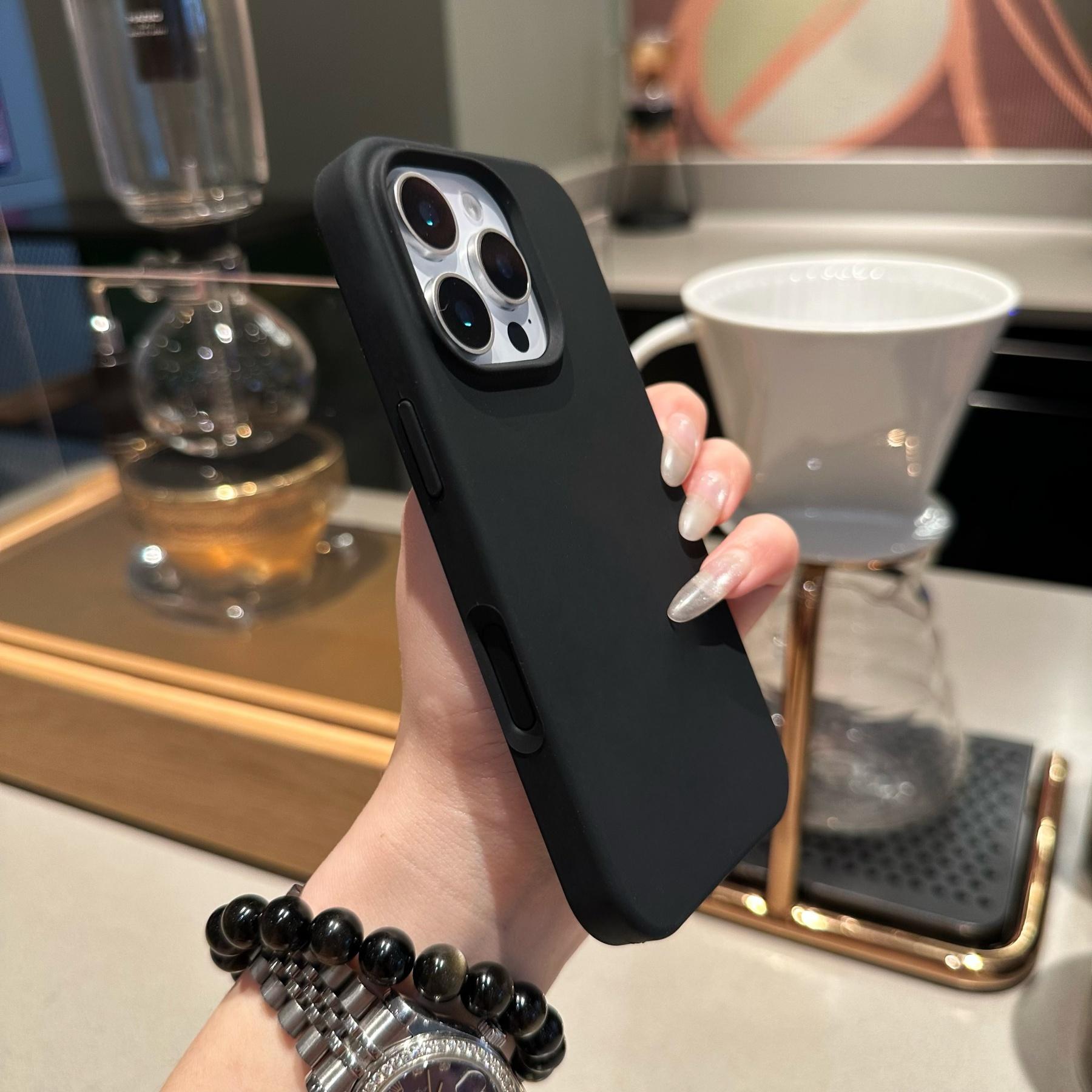 

Красочные силиконовые чехлы для iPhone 11, 12, 13, 14, 15, 16 серии — сочетание защиты и стиля. iPhone 12 чёрный