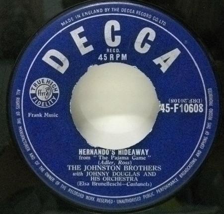 

7inch Record JOHNSTON BROTHERS - Hernando s Hideaway / Hey There 45F10608 Decca 1955 UK Jazz Used