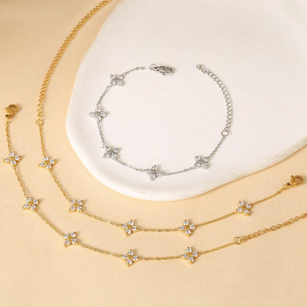 Bracelet Exquisite Fashion Stainless Steel Plated 18carat Gold Bracelet with Clover Inlaid White Green Zircon Bracelet for Girls