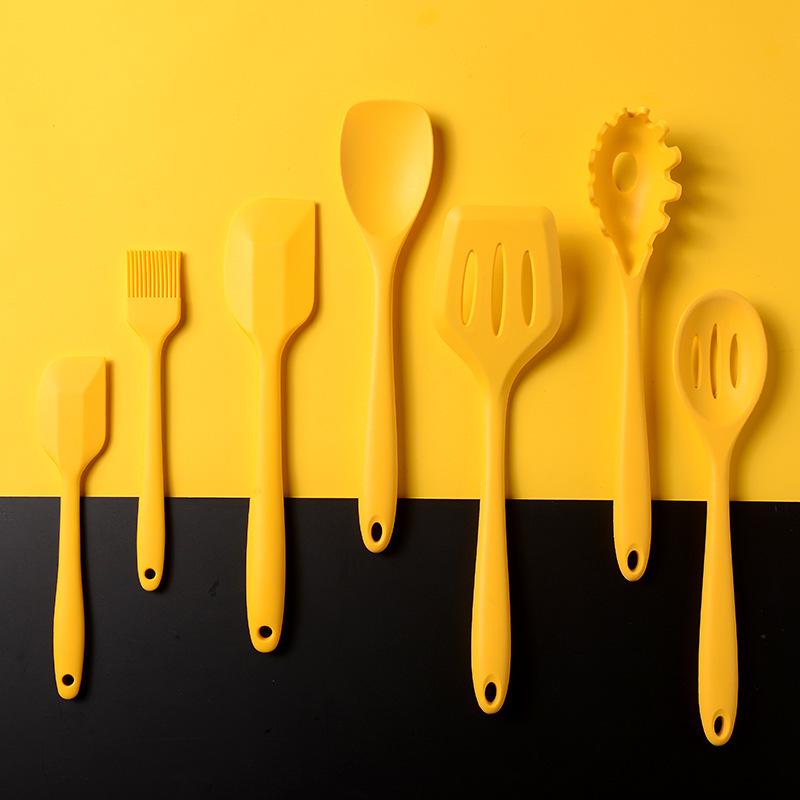 Set di Attrezzatura da Cucina in Silicone All-Inclusive da 10 Pezzi: Padella Antiaderente, Paletta da Cucina, Cucchiaio, Spatola da Frittura, Mestolo per Zuppa, Secchio di Conservazione.
