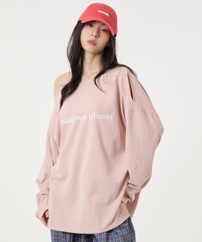 UNKNOWN PLANET Off-Shoulder Logo Langarm-T-Shirt Rosa