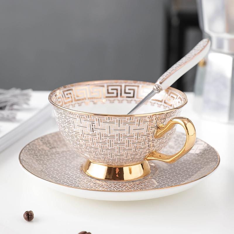 

Bone China Coffee Cup Light Luxury Exquisite Cup and Plate Set Home European-style Light Luxury High-end Afternoon Tea Set Mugs 250ml