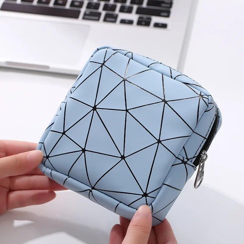 Ins Hot Sales Mini Wasserdichte Kosmetiktasche aus PU-Leder mit Fächern Tragbare Lippenstift Make-up Kleine Taschen