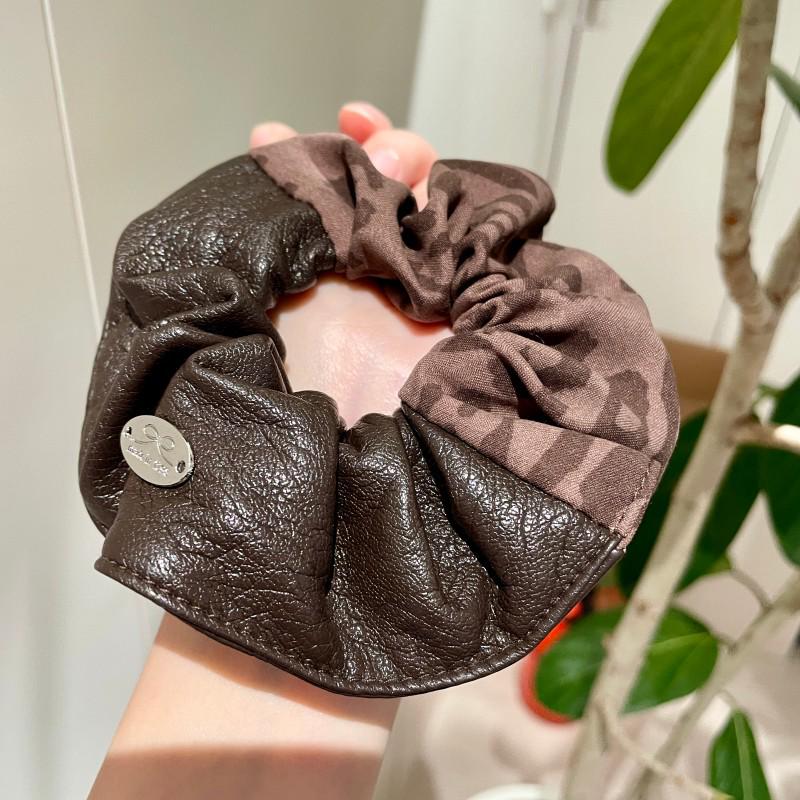 

High-End Leopard Print Leather Scrunchie: Korean Style Hair Tie for Low Buns and Accessories for Women
