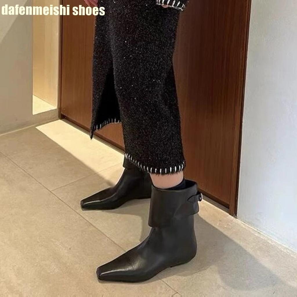 Fashion 2025 Autumn Winter Pointed Toe Flat Sole Boots Western Cowboy Boots Women's Low Heel Belt Buckle Turnover Short Chelsea Boots
