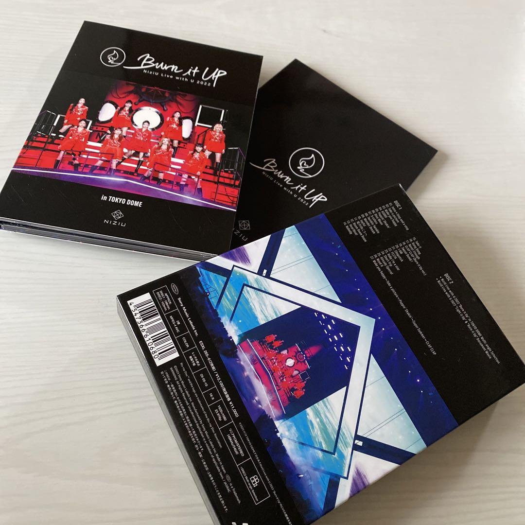 

[USED] NiziU Burn it up LIVE Disc 2-disc set Blu-ray