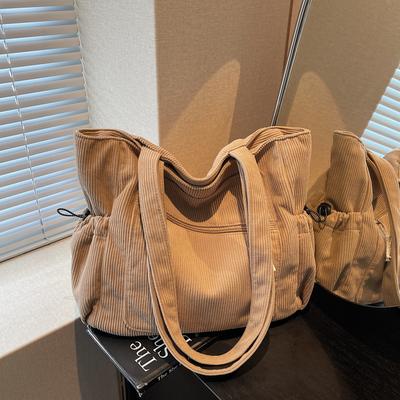 Damentaschen – Geräumige Taschen