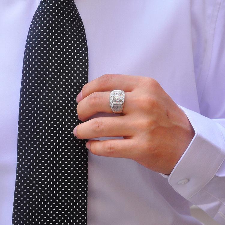 2026 Moissanite Group Inlaid with Diamonds Men's Ring Luxury Atmosphere Classic Gypsy Ring