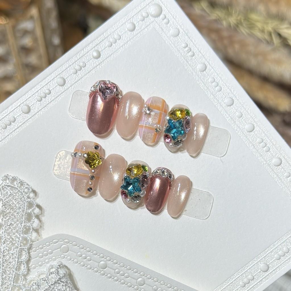 Handmade Press On Nail French Sparkling Glass Bead Cat Eye Magic Mirror Colored Diamond Short Oval Fake Nail Patch Artificial Nail Reusable
