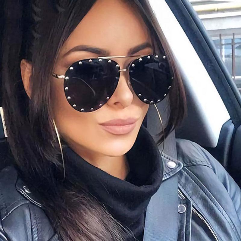 Vintage Fashion Oversized Pilot Sunglasses Women Men Luxury Brand Designer Travel Big Clear Metal Rivet Sun Glasses For Female