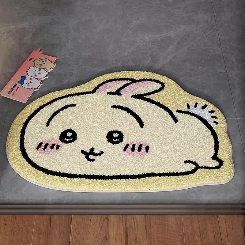 1 szt. Anime Hachiware Usagi Pluszowa Mata Podłogowa Chiikawa Kreskówkowy Dywanik Łazienkowy Antypoślizgowy Dywanik Samochodowy Miękka Dekoracja Salonu