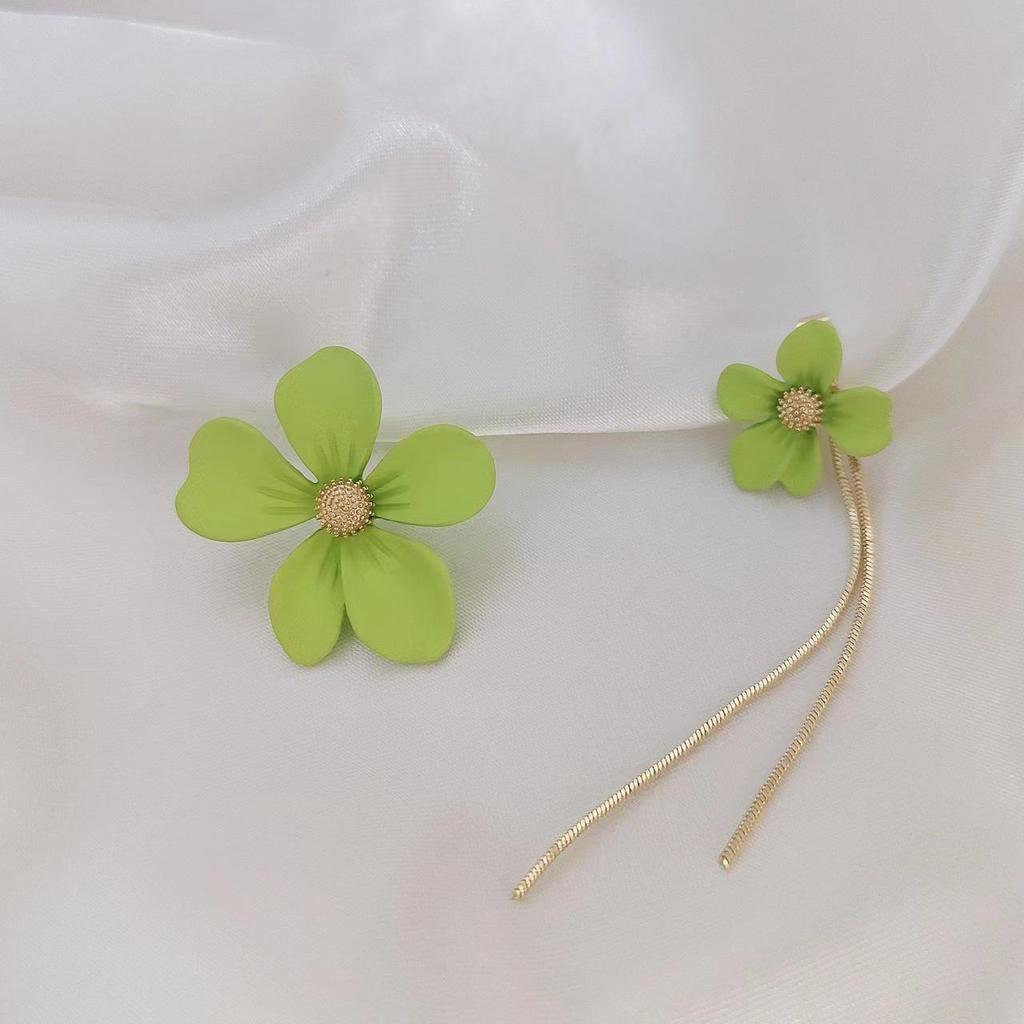 Asymmetrische grüne Quastenohrringe mit Blumen - S925 Silber, leichter Luxus für Frühling & Sommer