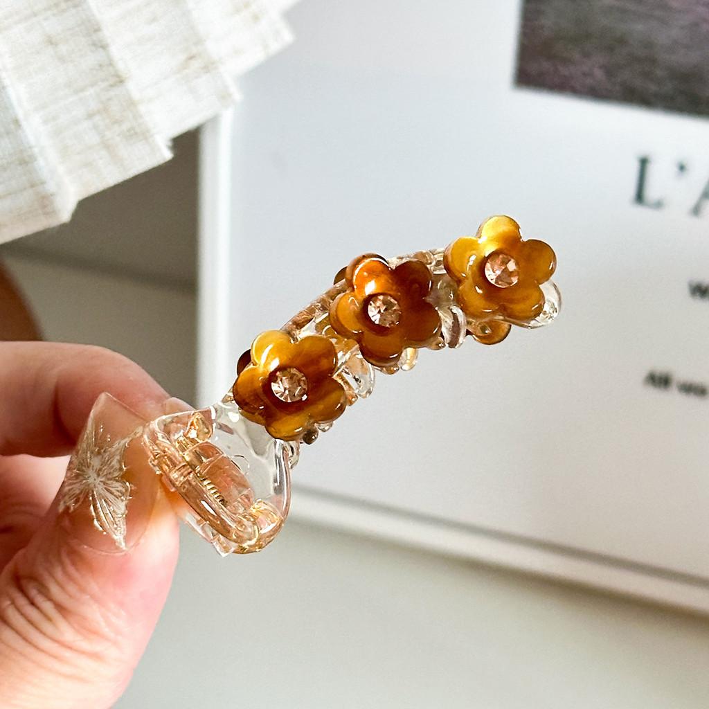 Elegant Mini Banana Hair Clip With Charming Butterfly And Floral Designs For Fashionable Hairstyles