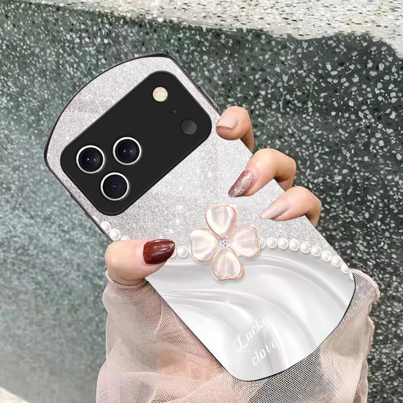 Pink Four-leaf Clovers For iPhone 17 16 15 14 Pro 13 Plus 12 Mini 11 Pro Max XR X S 7 8 6 Elliptical Tempered Glass Phone Case