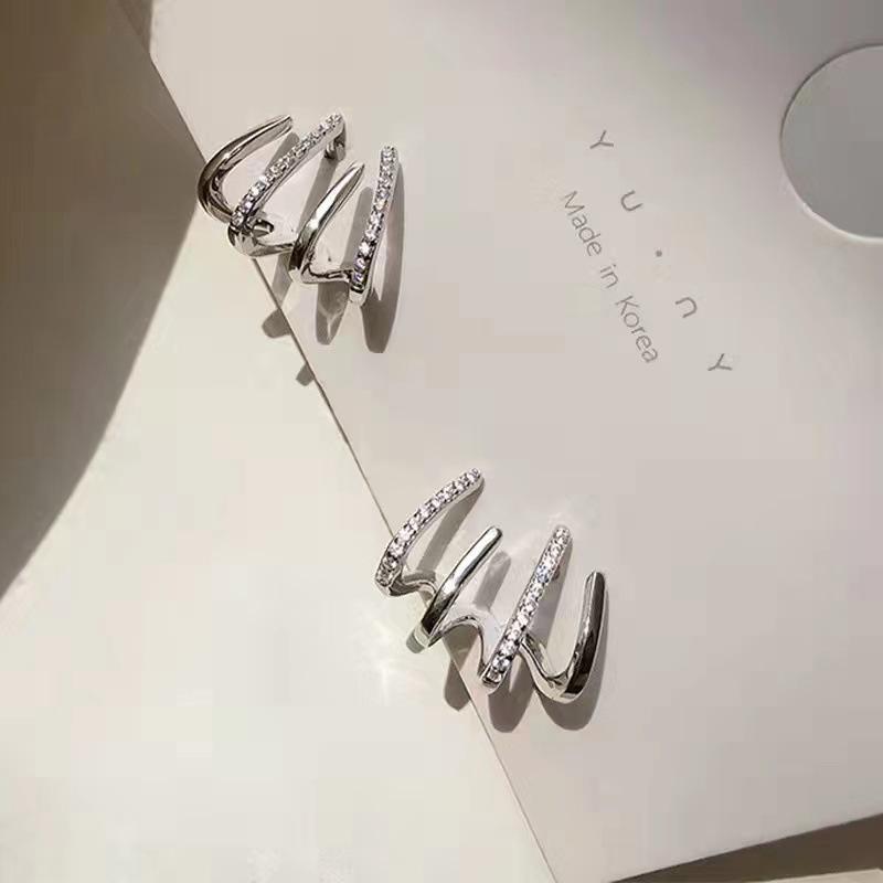 18K Gold-Plated Zircon Claw Stud Earrings with S925 Sterling Silver Needle