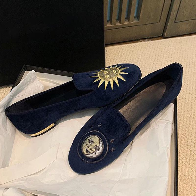 

Изысканные вышитые замшевые мокасины с круглым носком для женщин - коллекция осень 2024 г. 40 синий